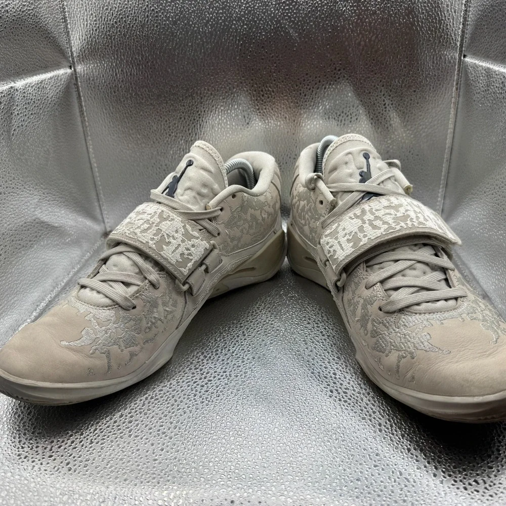 Size 9.5 Nike Jordan Zion 3 M.U.D. SE Williamson Light Bone Mens Shoe FN1714-040